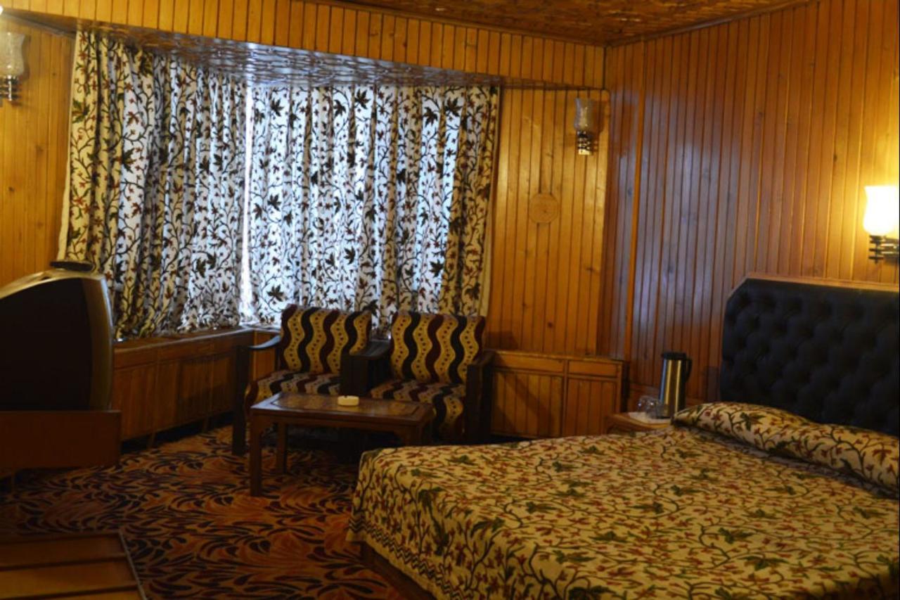 Hotel Hilltop Gulmarg JAMMU AND KASHMIR ภายนอก รูปภาพ